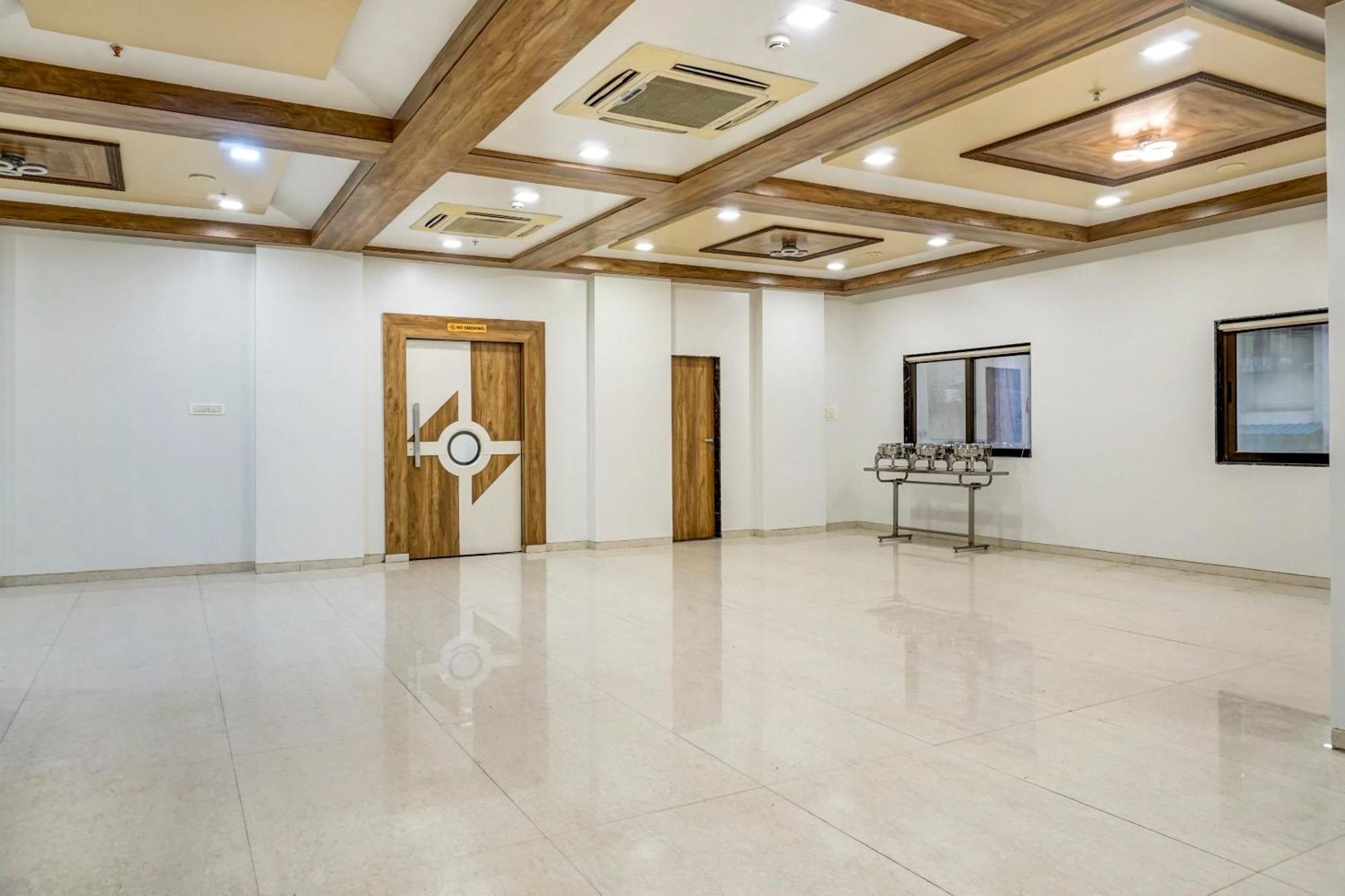 Hotel Tej Inn Plaza Near Igi Airport Delhi Neu-Delhi Exterior foto
